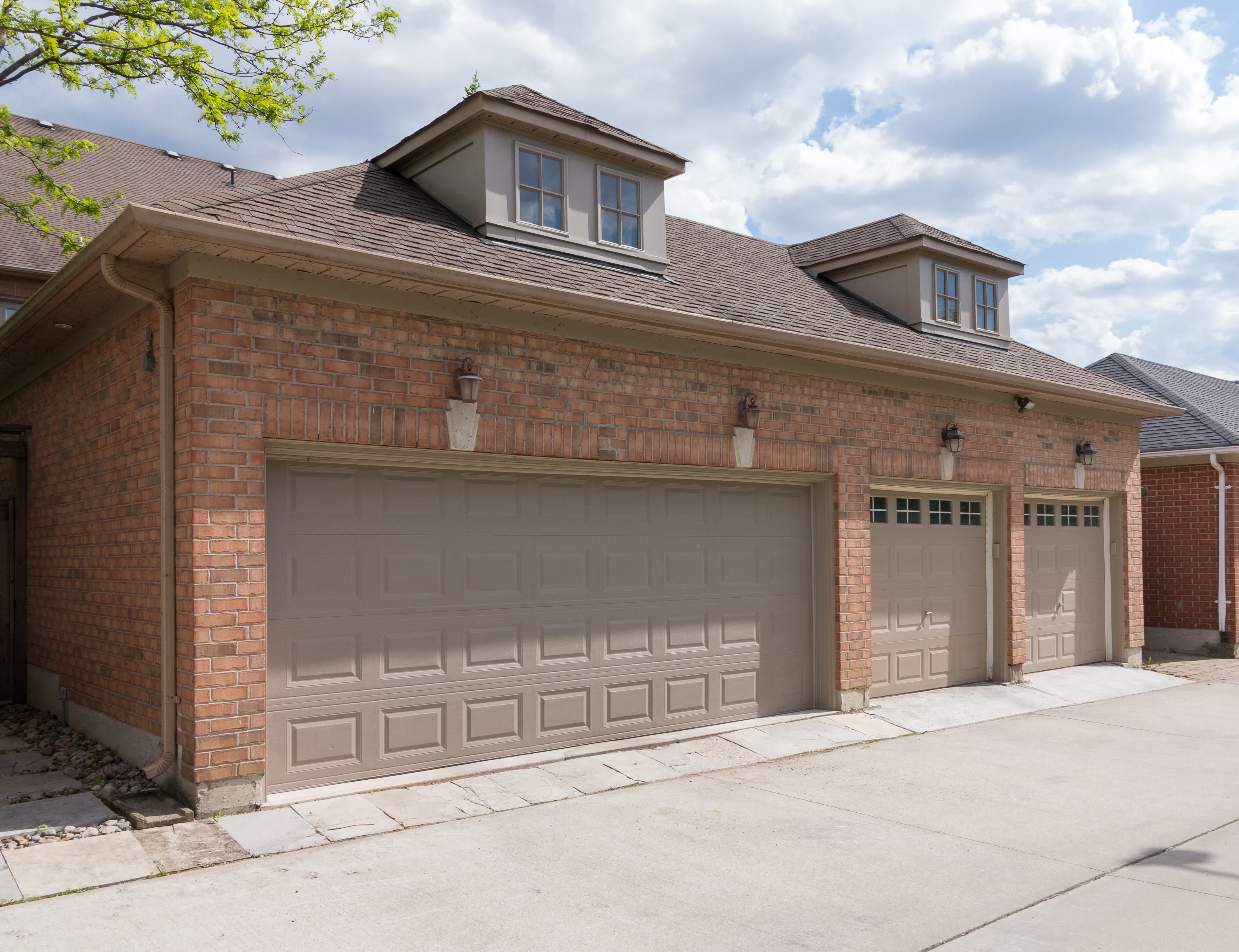 Styles to Choose From for Your Garage Door Arlington TX - Garage Doors Arlington Tx